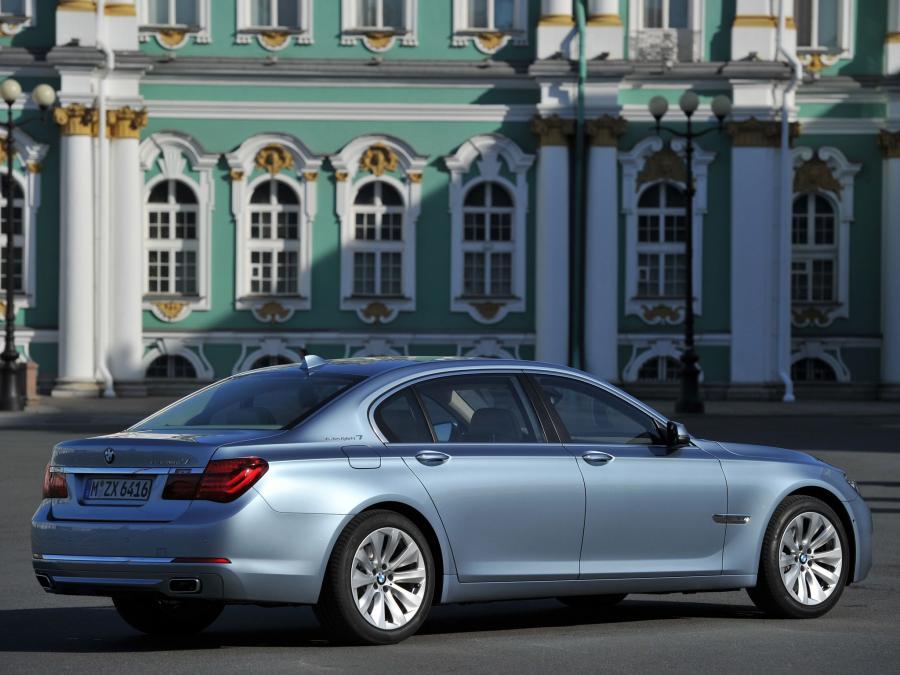  BMW ActiveHybrid 7 2012 года  (фото 3 из 16)